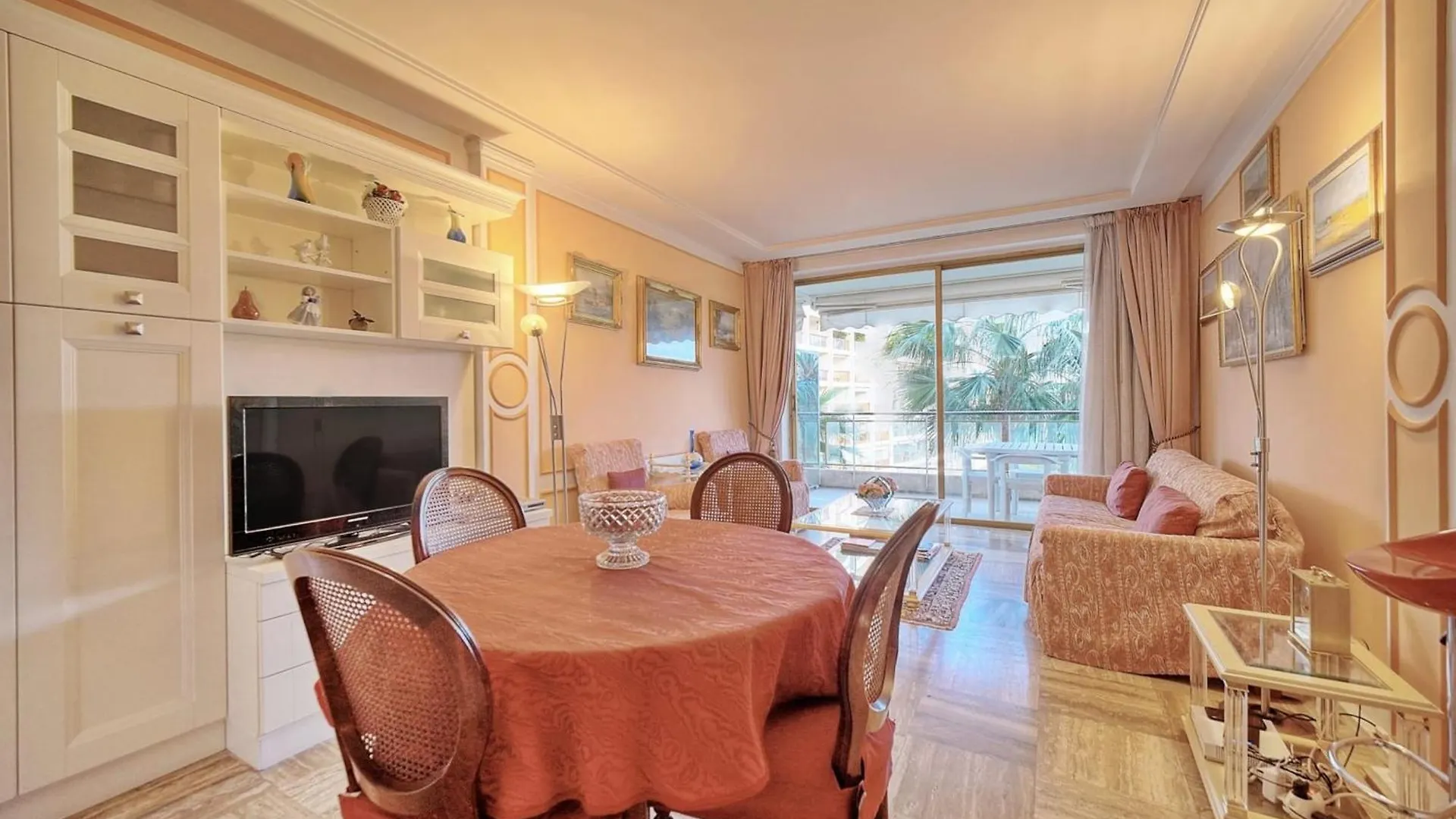 Ref 1908 - Cannes Croisette - Apartment For Rent France