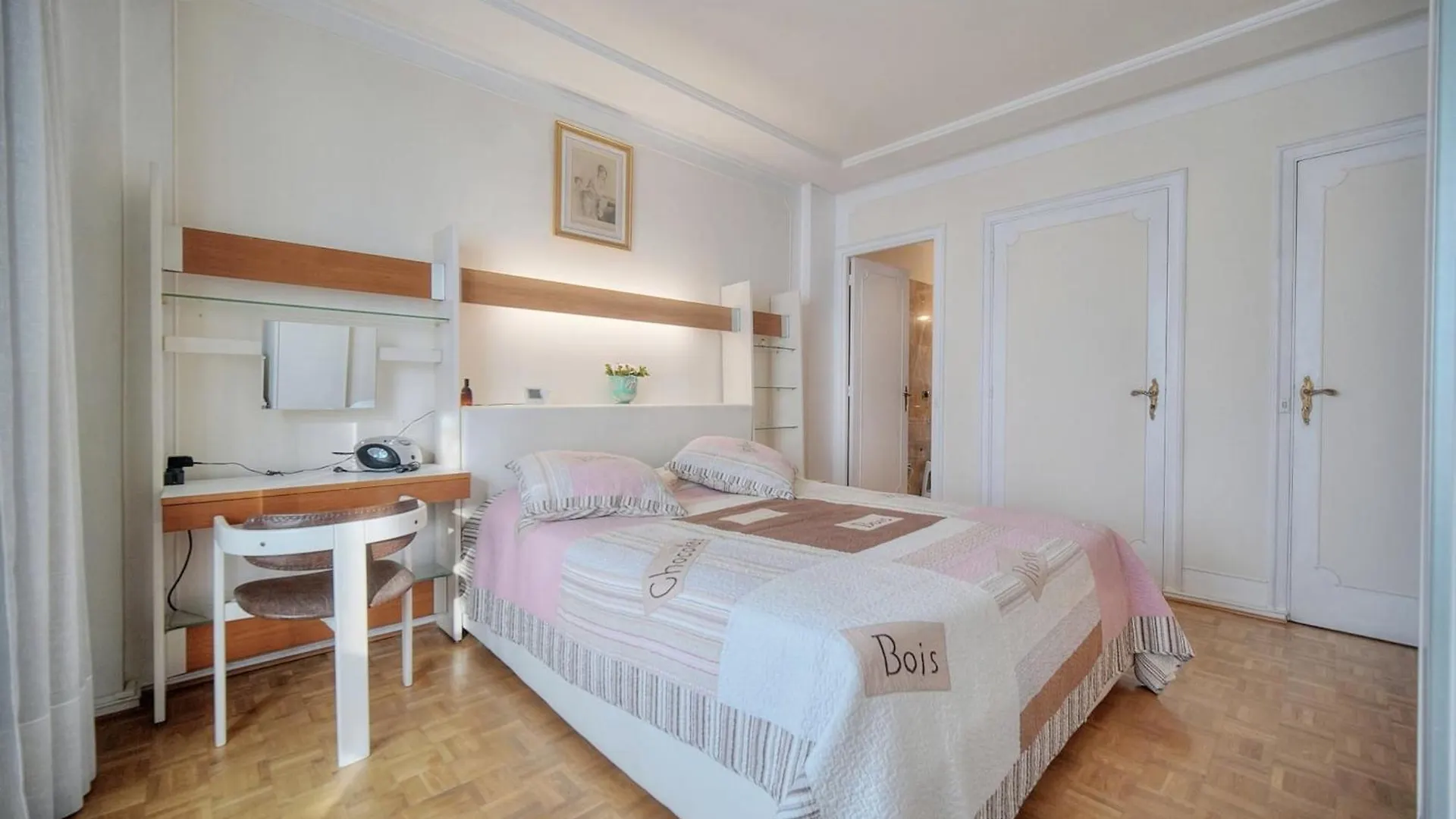 Ref 1908 - Cannes Croisette - Apartment For Rent 0*,  France